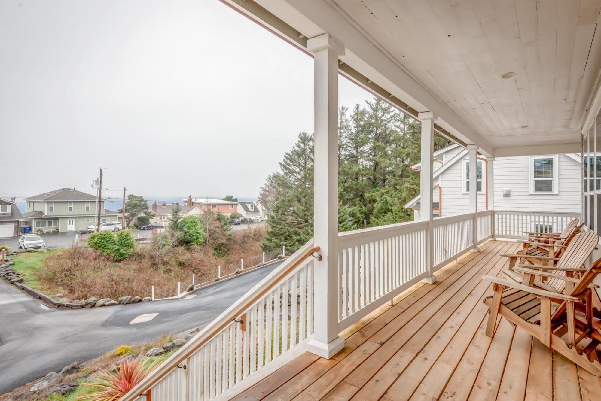 Cozy Coastal Retreat W/ Ocean And Forest Views Lincoln City
