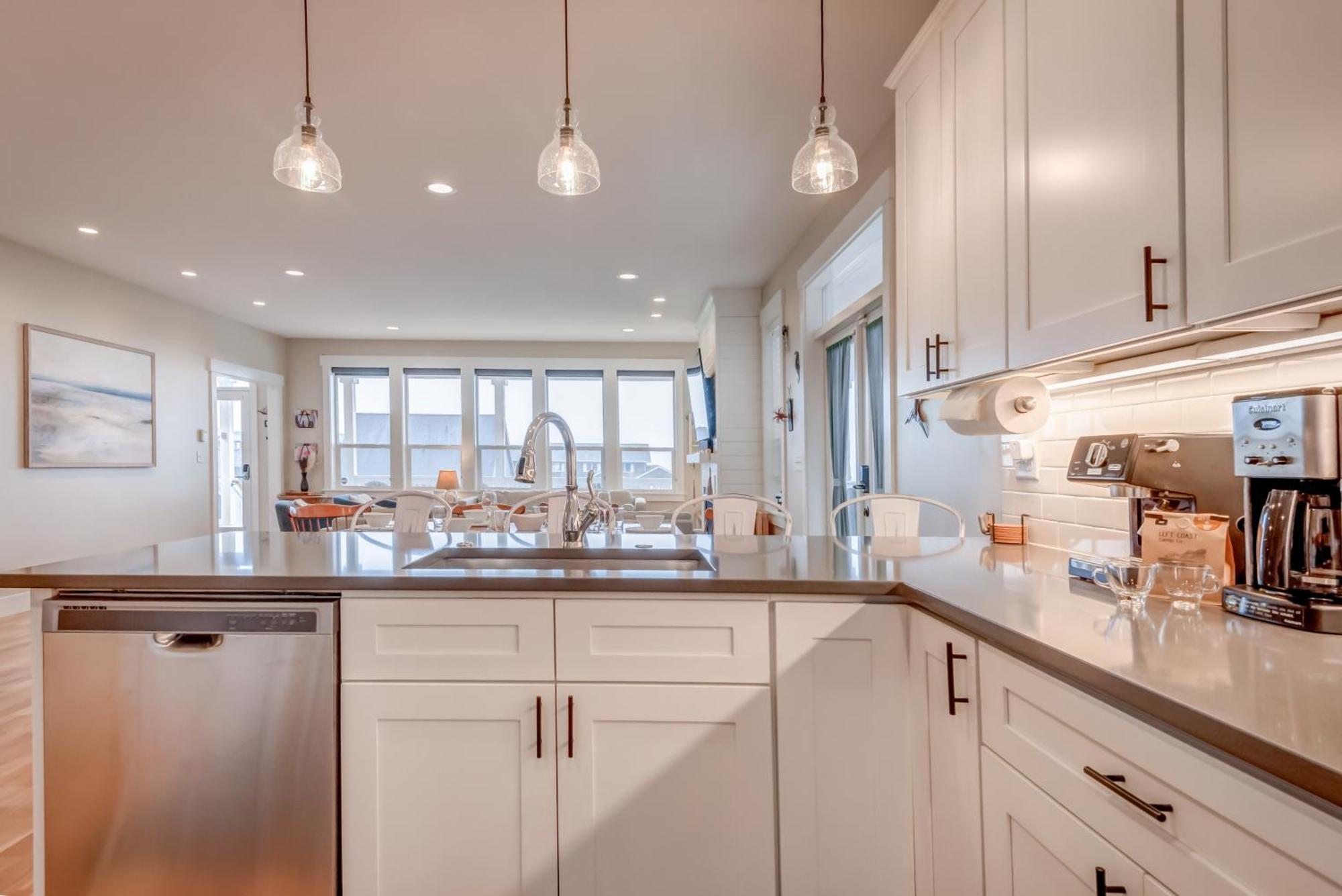 Cozy Coastal Retreat W/ Ocean And Forest Views * Lincoln City
