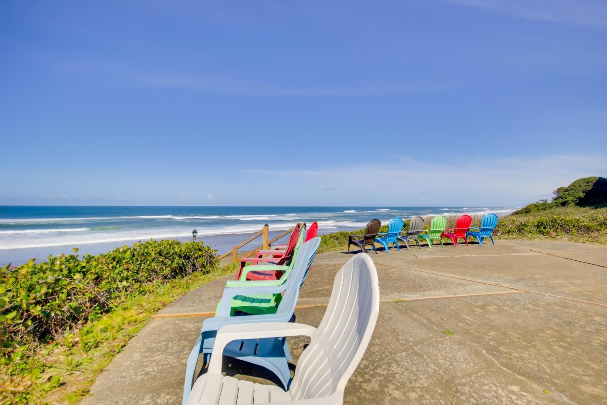 Oceanfront Oregon Retreat - Pool, Sauna And Patio! Apartment Lincoln City