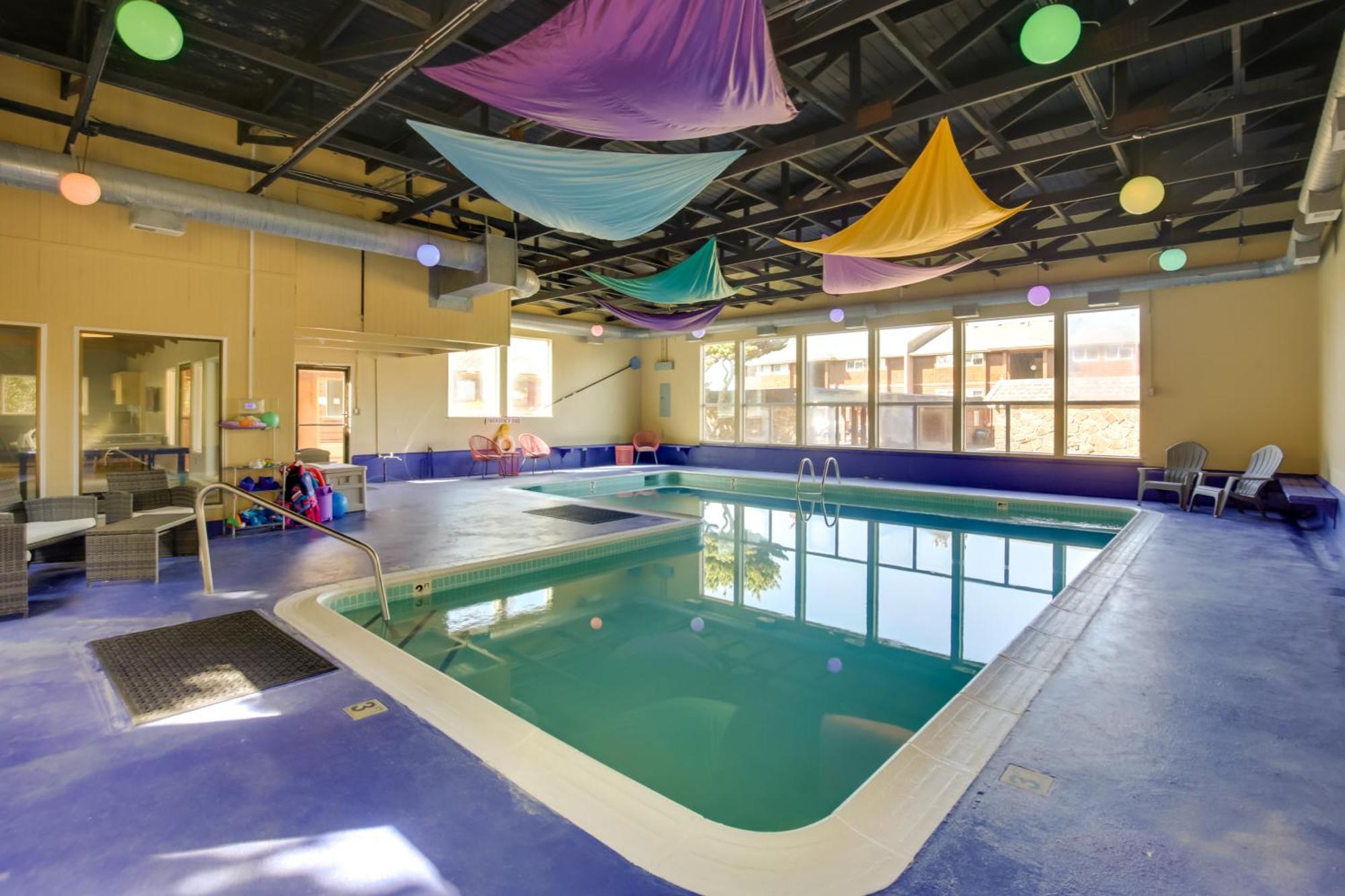 Oceanfront Oregon Retreat - Pool, Sauna And Patio! Apartment *