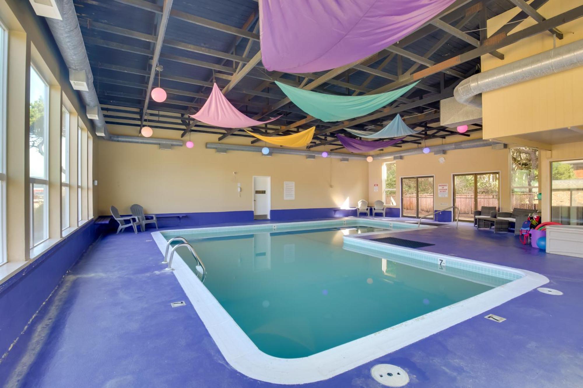 Oceanfront Oregon Retreat - Pool, Sauna And Patio! Apartment Lincoln City