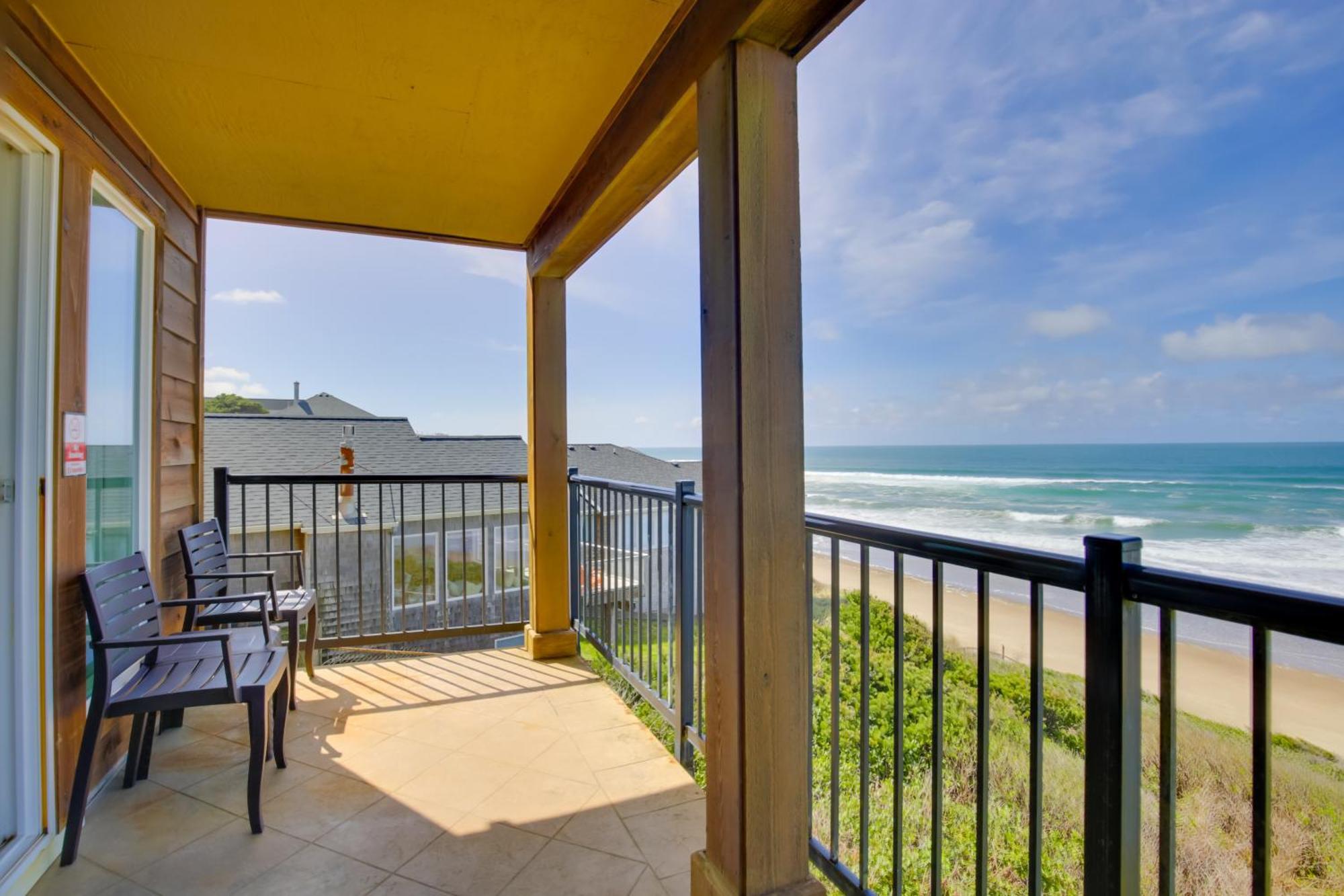 Apartment Oceanfront Oregon Retreat - Pool, Sauna And Patio! *