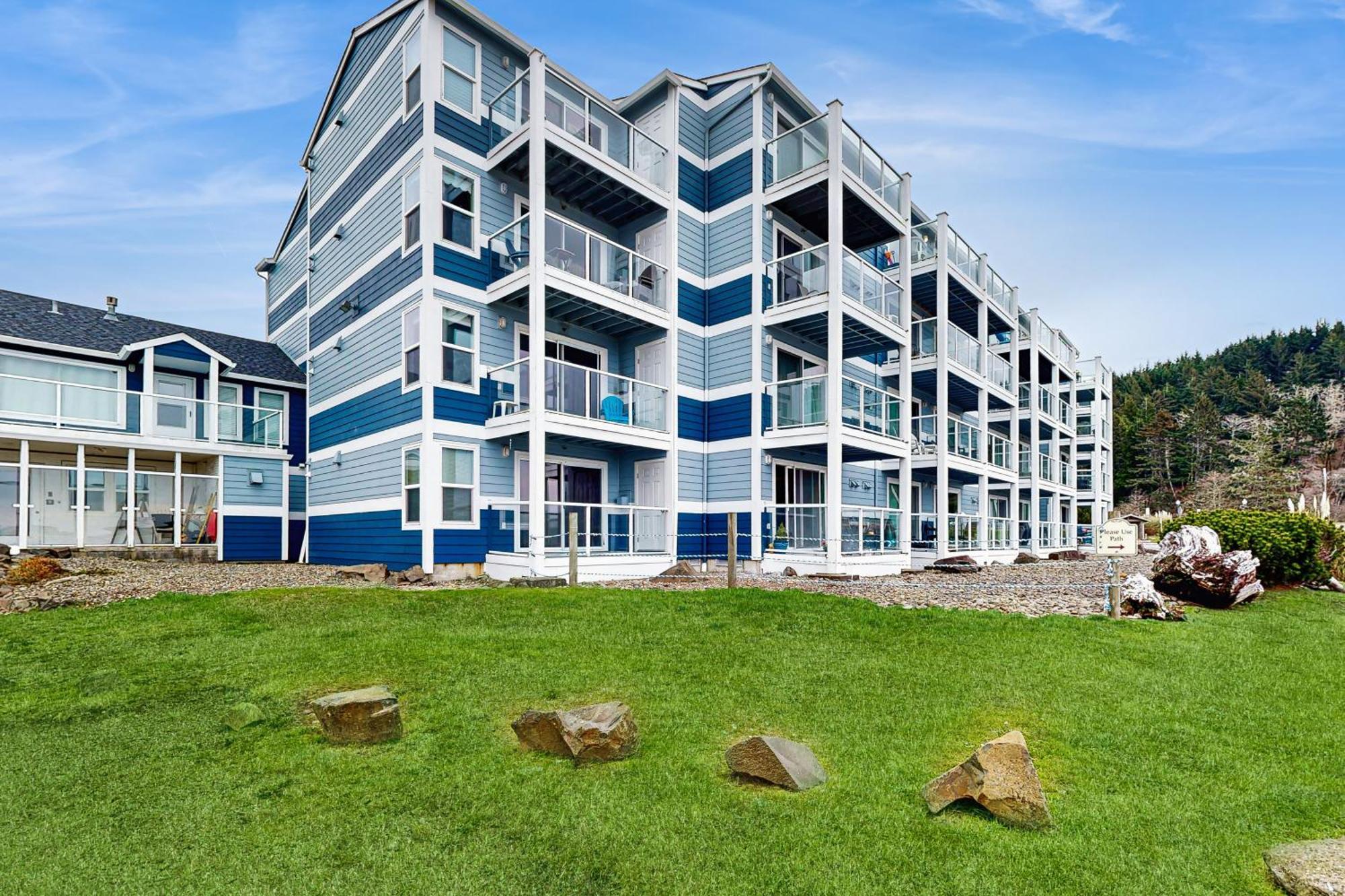 Apartment Getaway At Waters Edge *