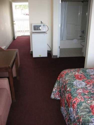 Edgecliff 2*