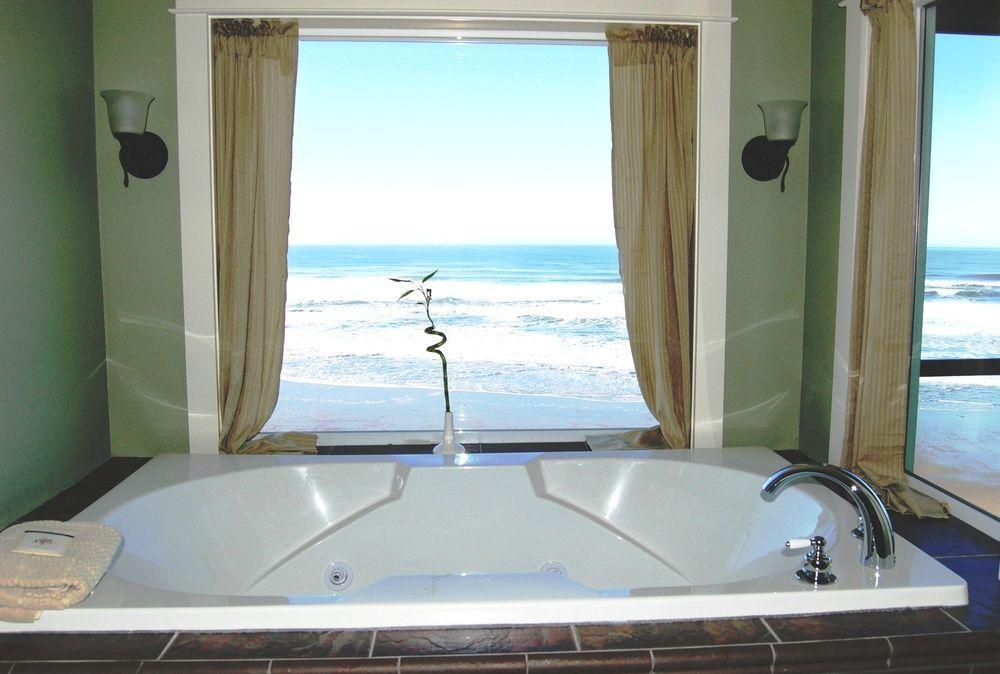 Hotel Starfish Manor Oceanfront