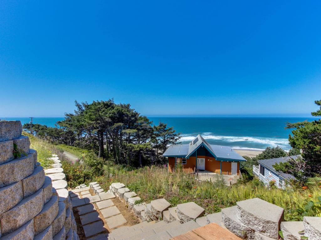 The Whale At Sandstone Point Lincoln City