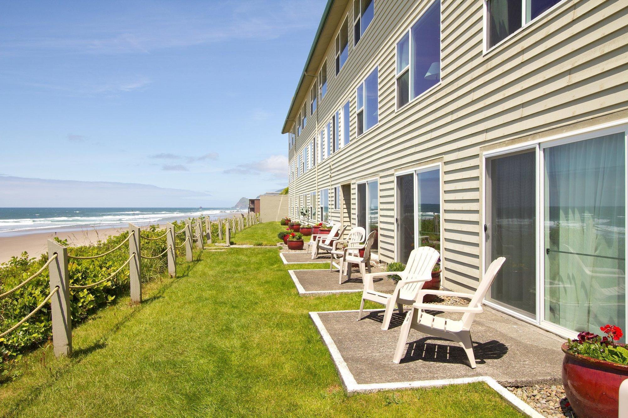 Pelican Shores Hotel 3*