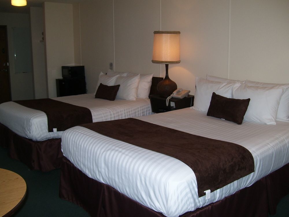 Ester Lee Hotel 2*