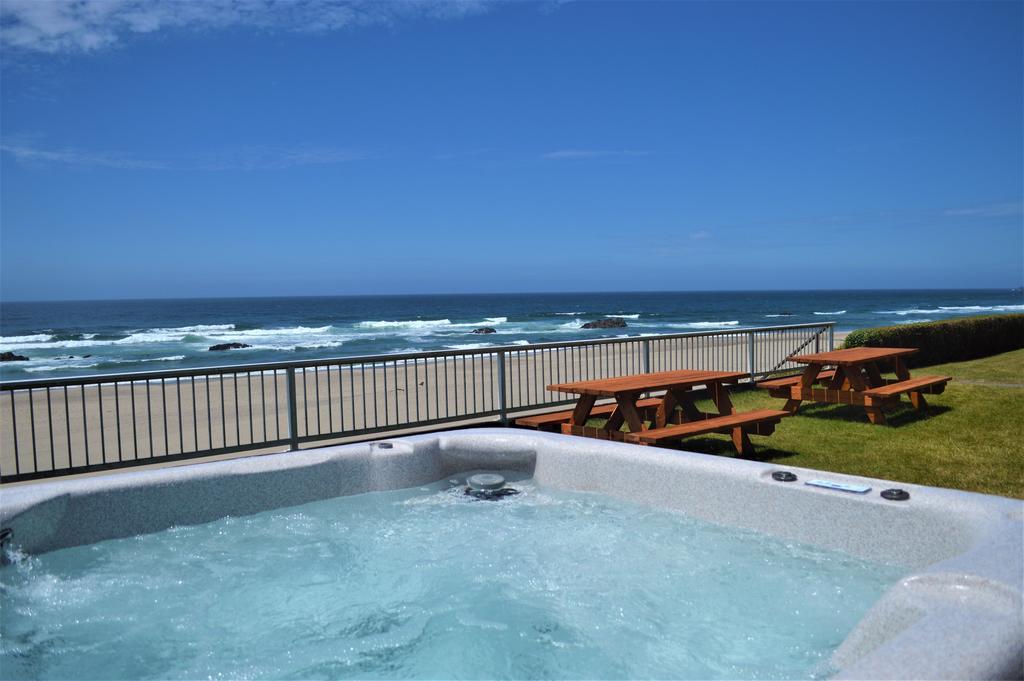 Captains Quarter's Beach House * Lincoln City