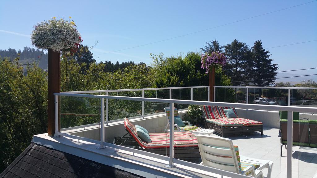 Salmonberry & House 3*