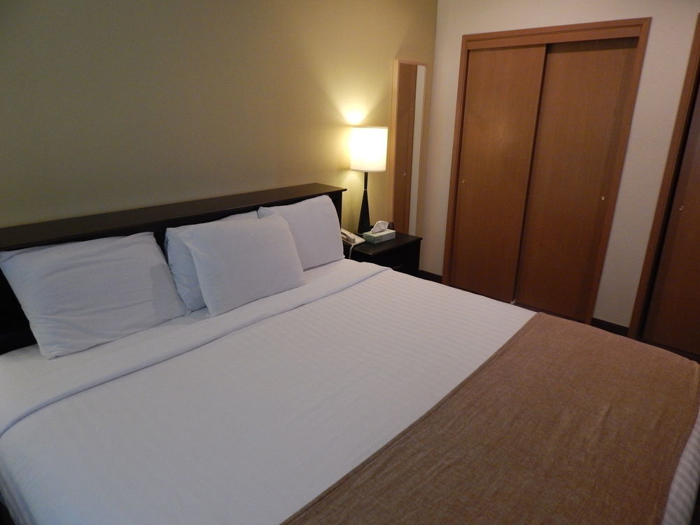 At Wecoma Hotel