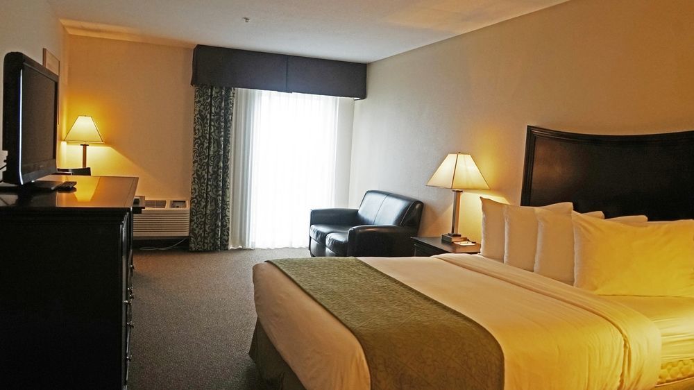 At By Oyo Hotel Lincoln City