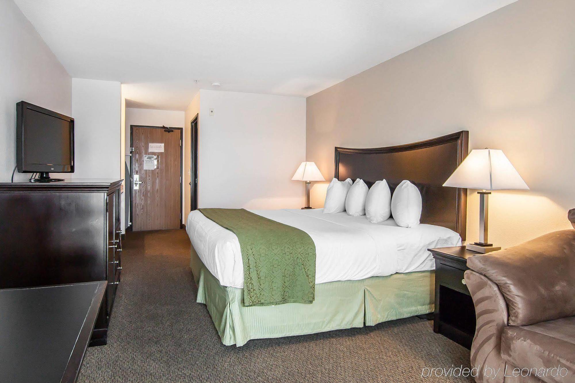 Hotel At By Oyo Lincoln City