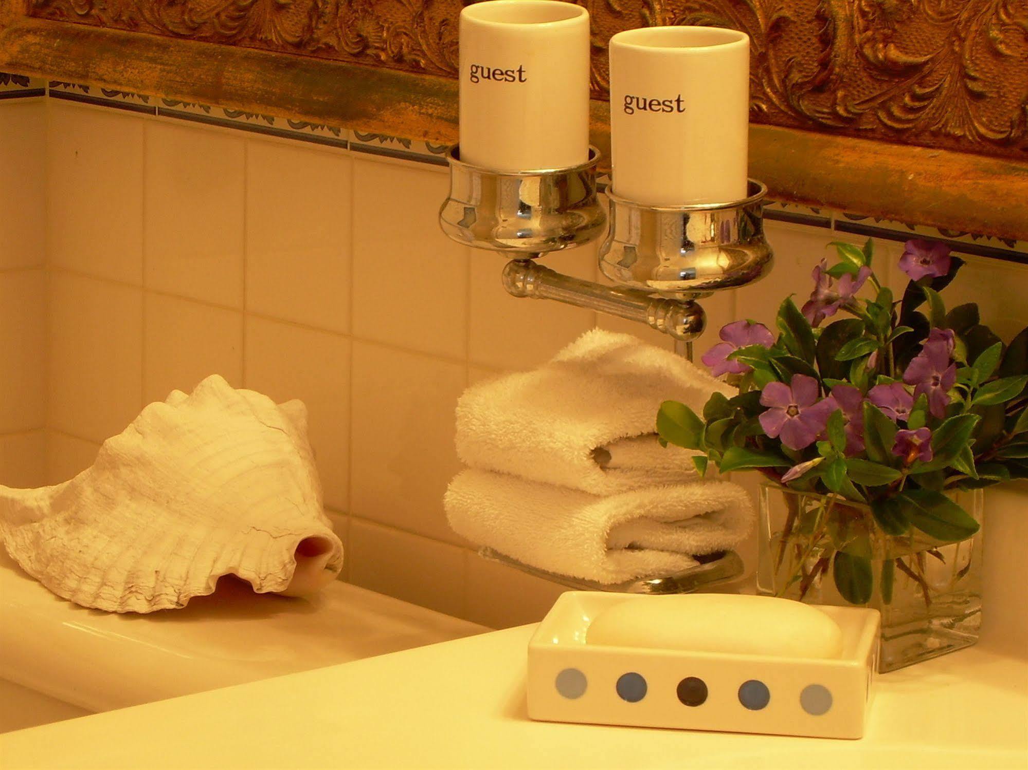 Bed & Breakfast Salmonberry & House