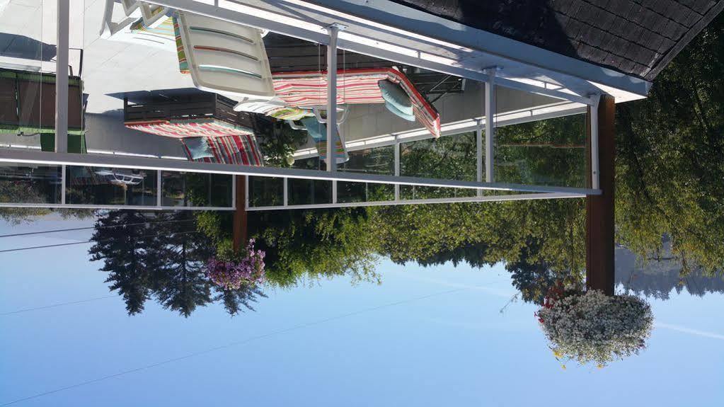 Salmonberry & House Bed & Breakfast 3*