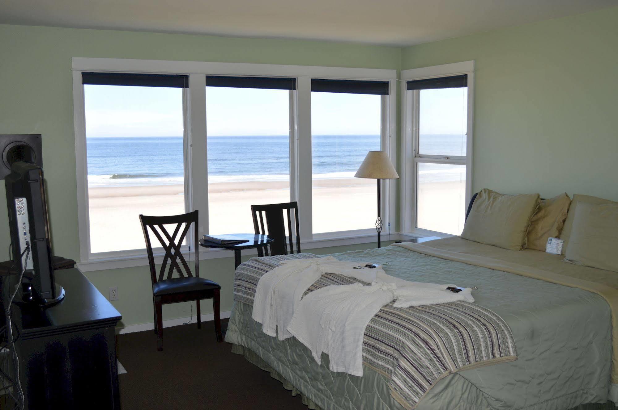 Nantucket Inn Lincoln City