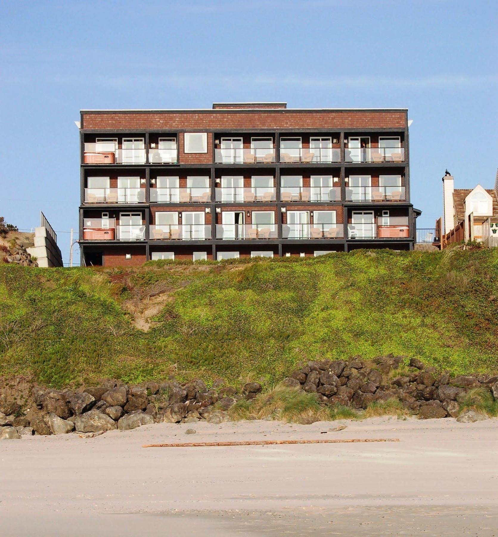 Hotel Starfish Manor Oceanfront 4*