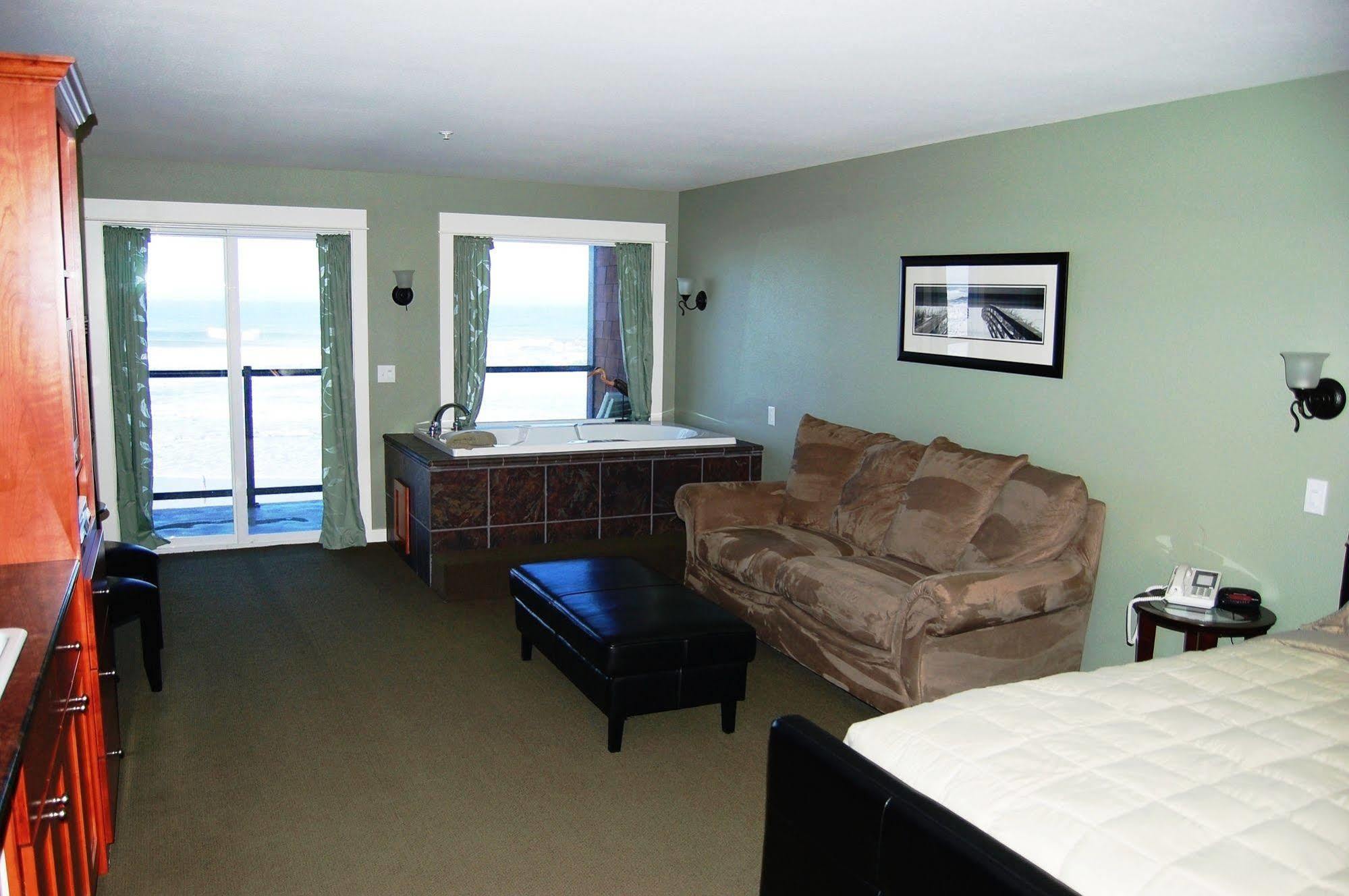 Hotel Starfish Manor Oceanfront