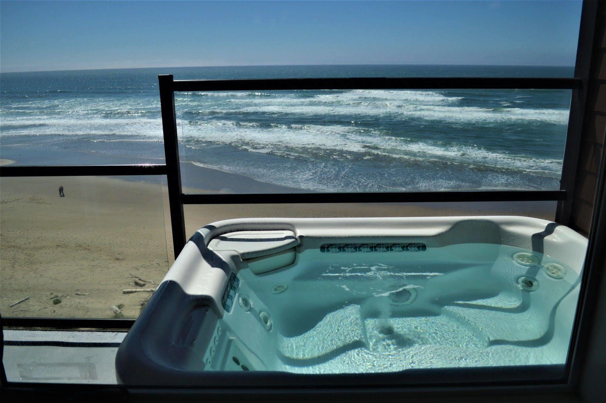 Starfish Manor Oceanfront 4*