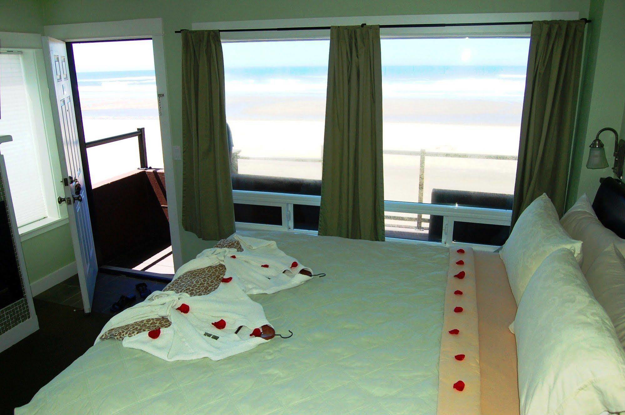 Beachfront Manor 3*
