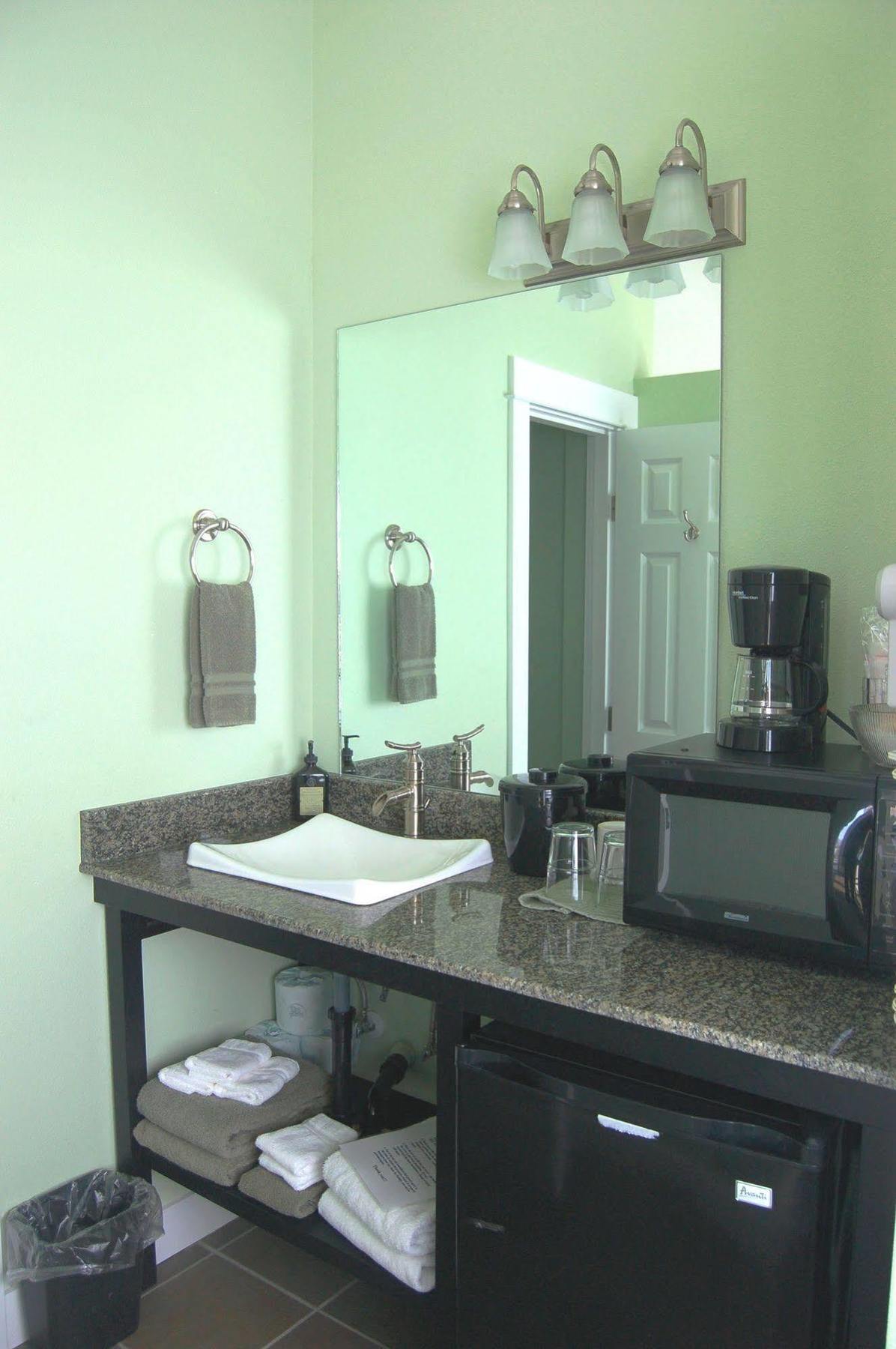 Beachfront Manor 3*