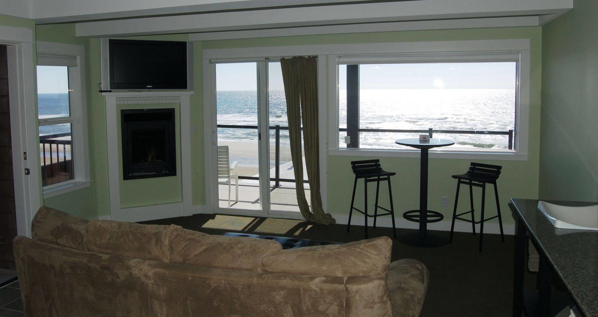 Beachfront Manor 3*