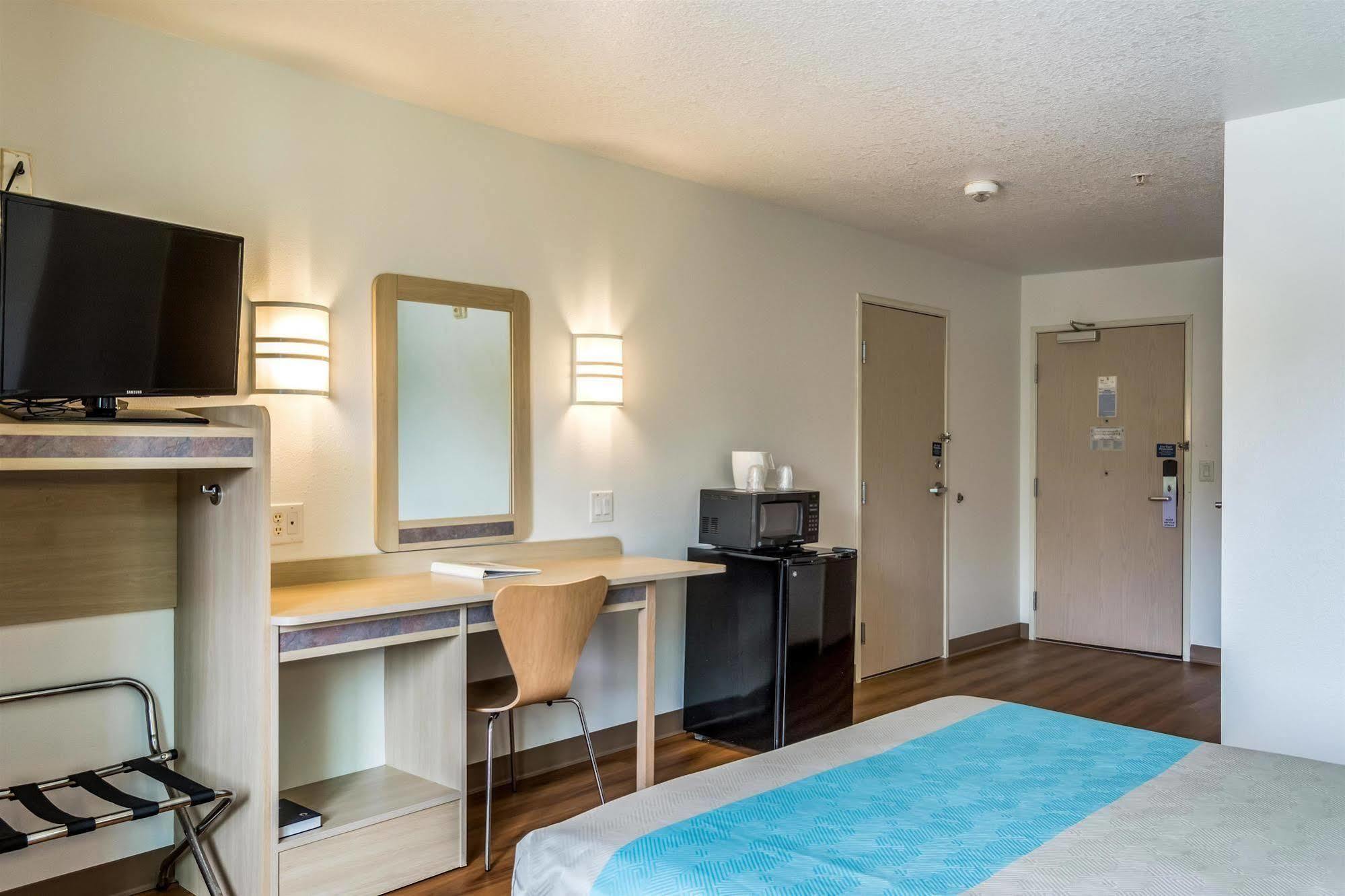 Hotel 6-lincoln City, Or
