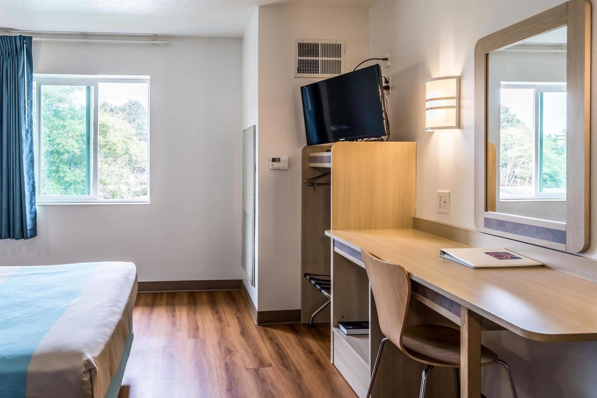 Hotel 6-lincoln City, Or