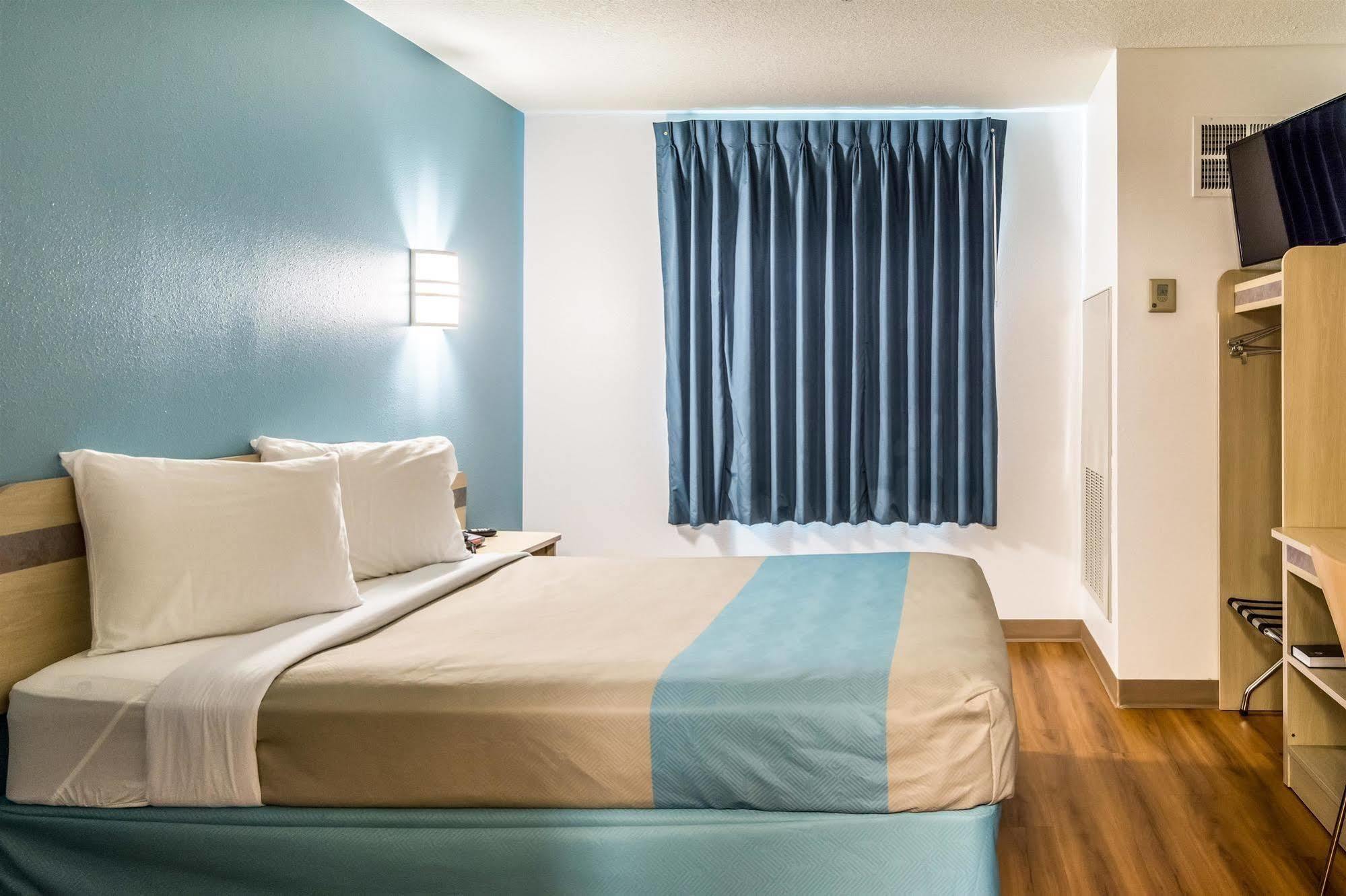 Hotel 6-lincoln City, Or