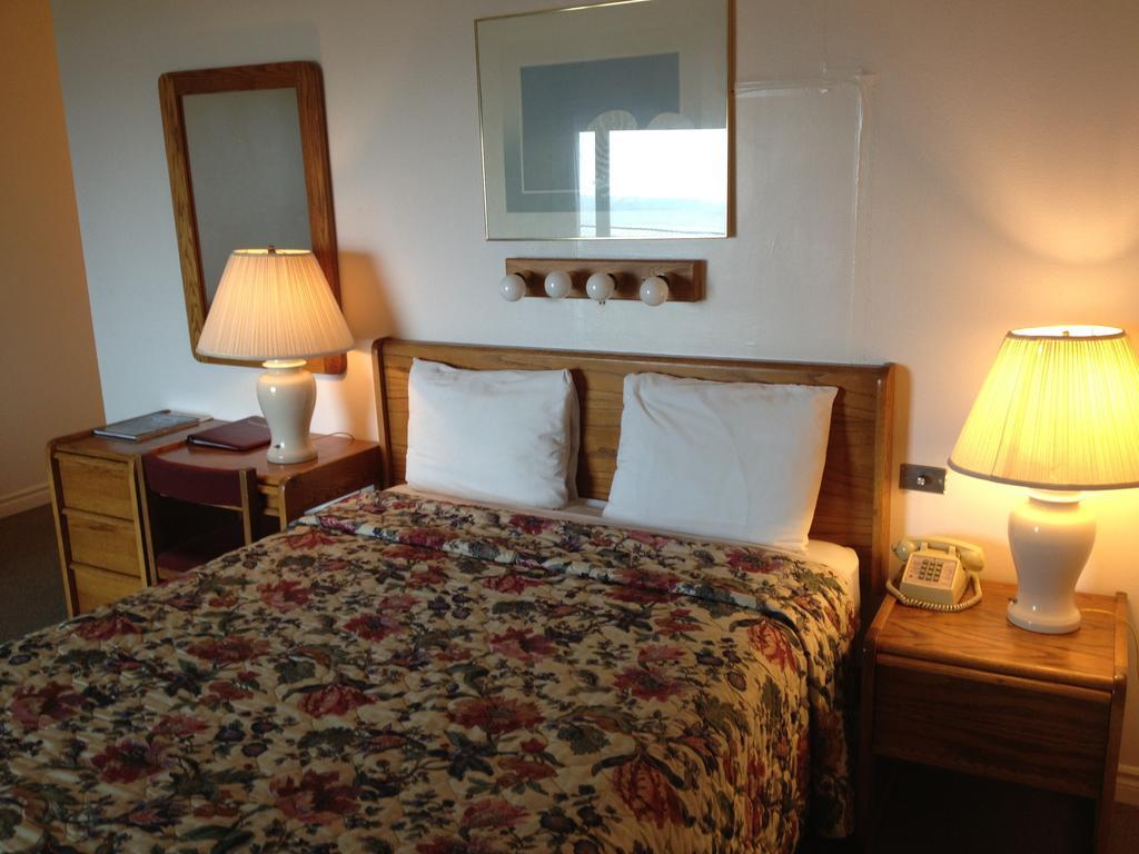 Motel Cozy Cove Beachfront 3*