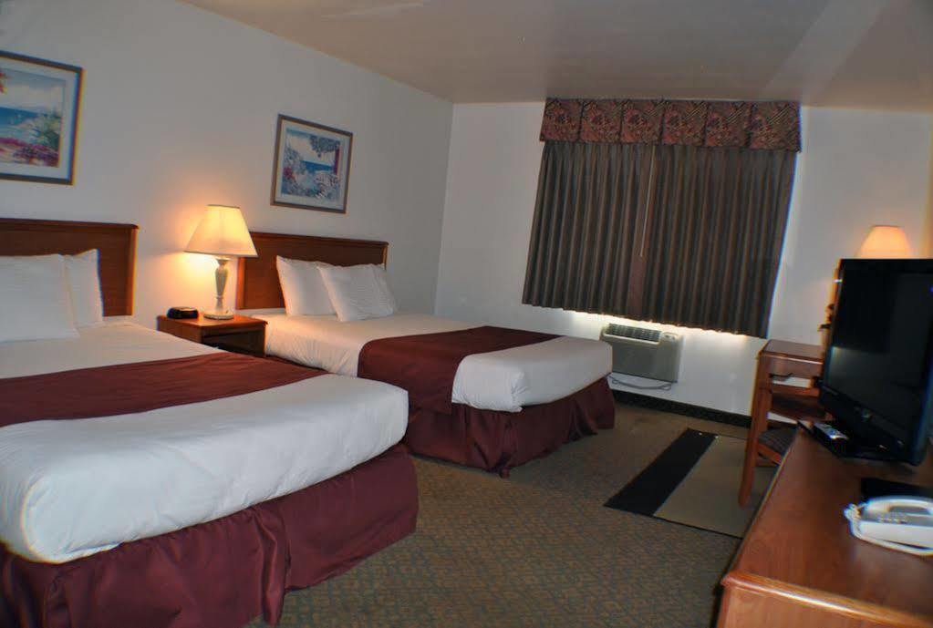 Paradise & At Hotel