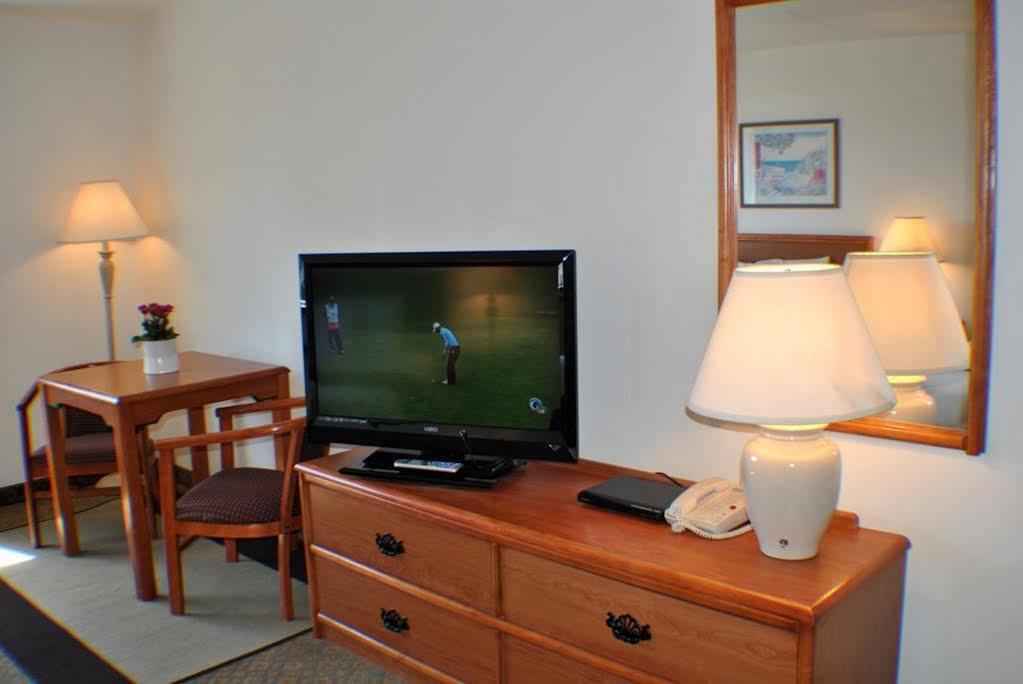 Paradise & At Hotel