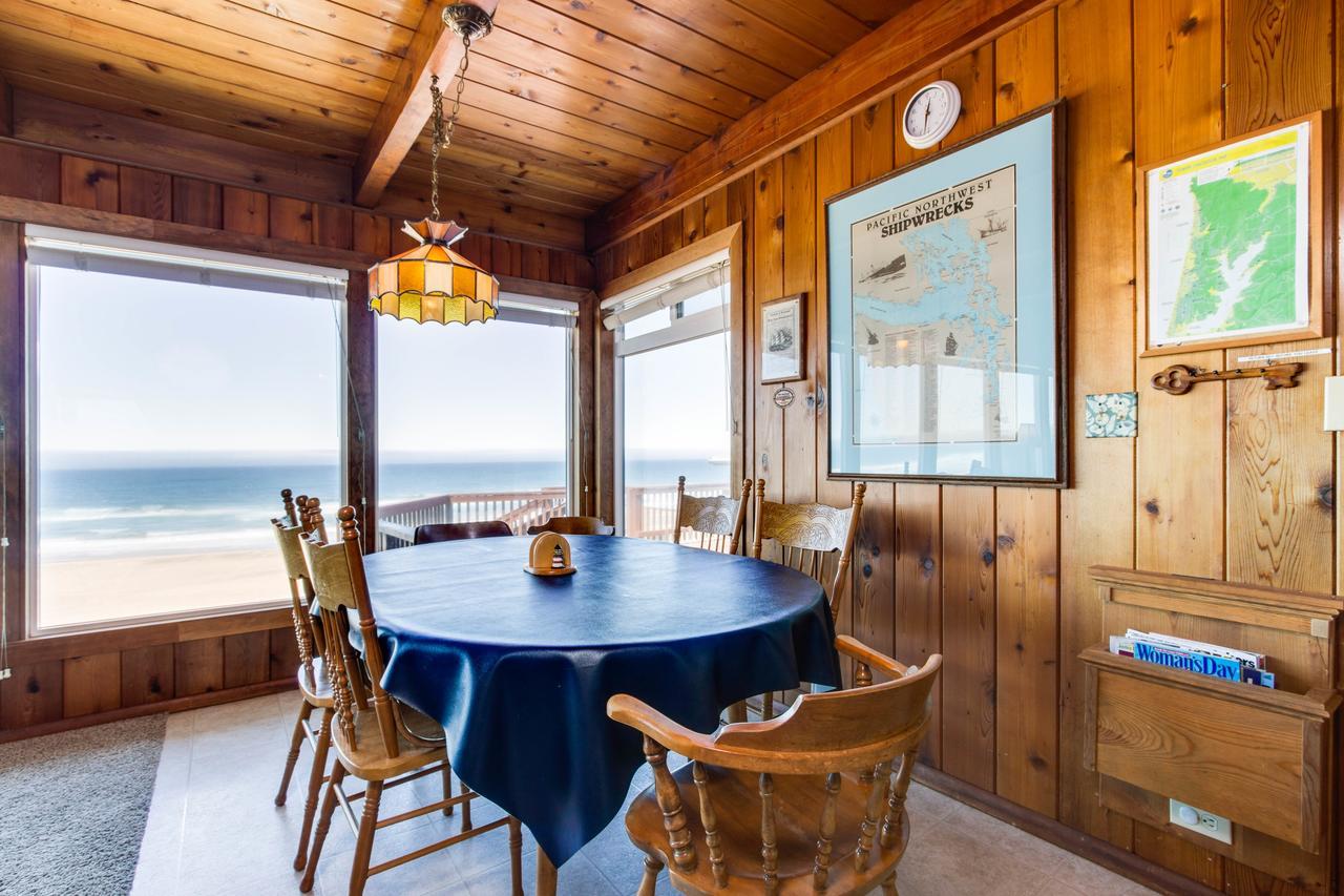 Beach Front Vacation Holiday home *