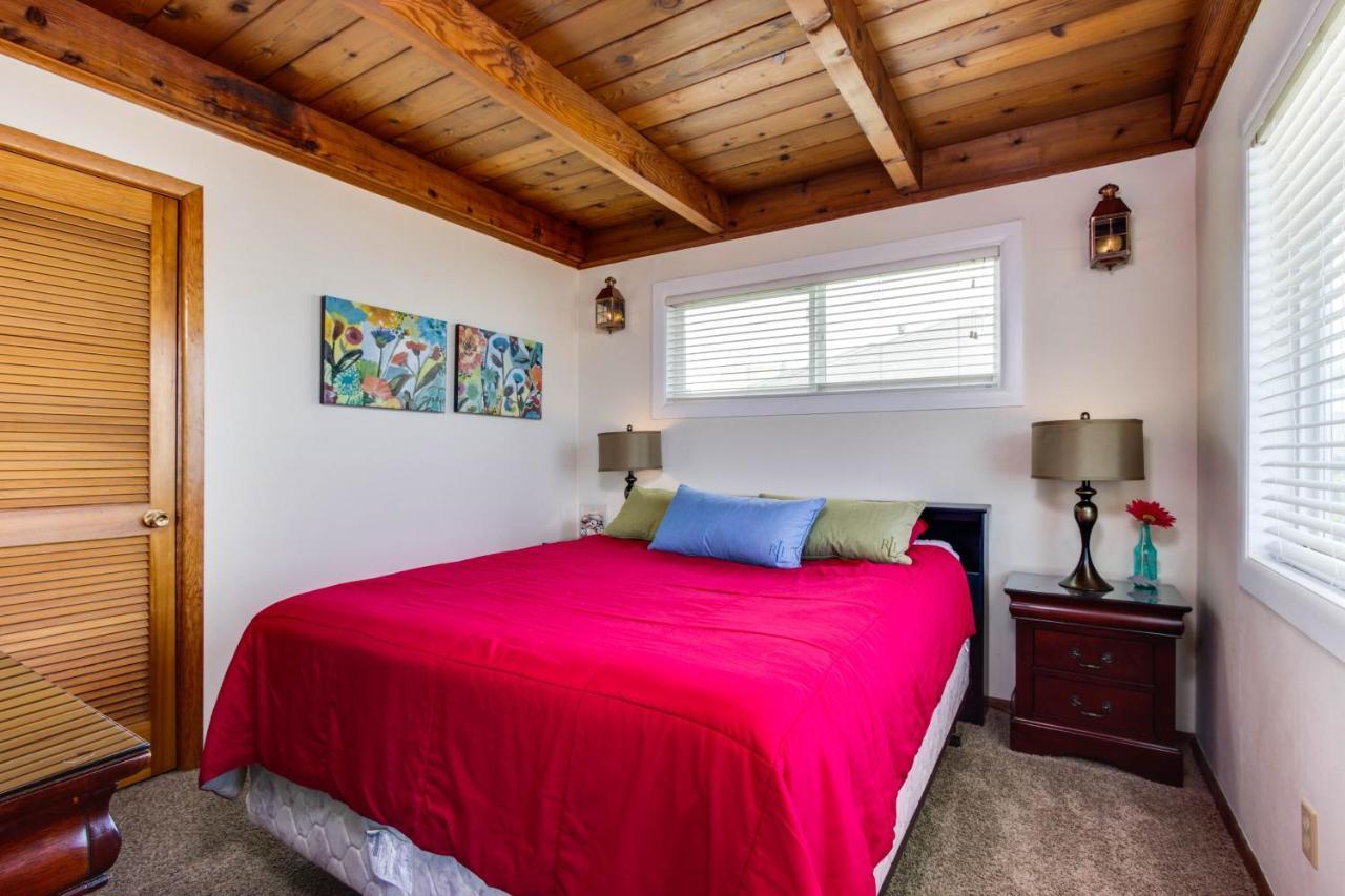 Beach Front Vacation Holiday home Lincoln City