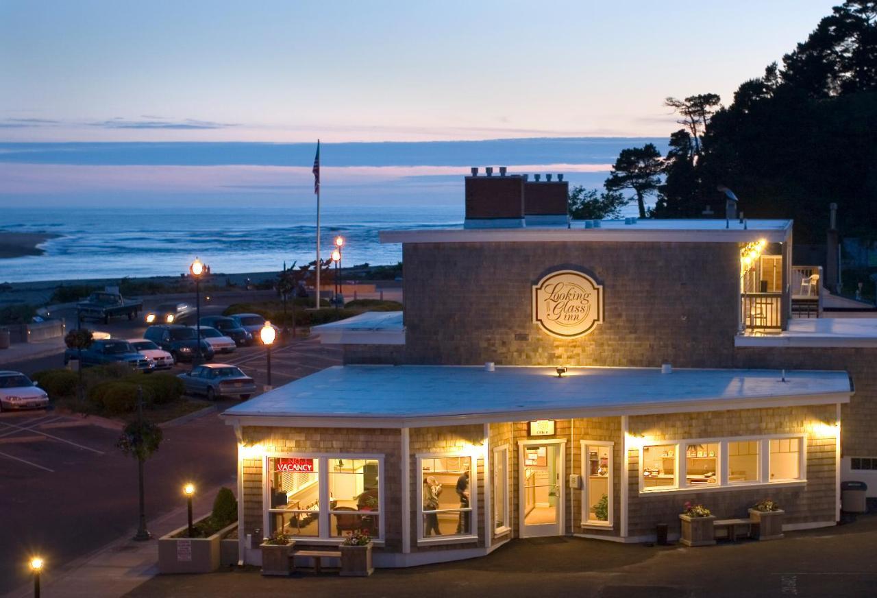 Looking Glass 3* Lincoln City