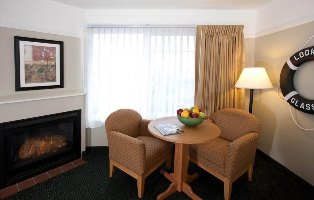 Looking Glass Inn 3*