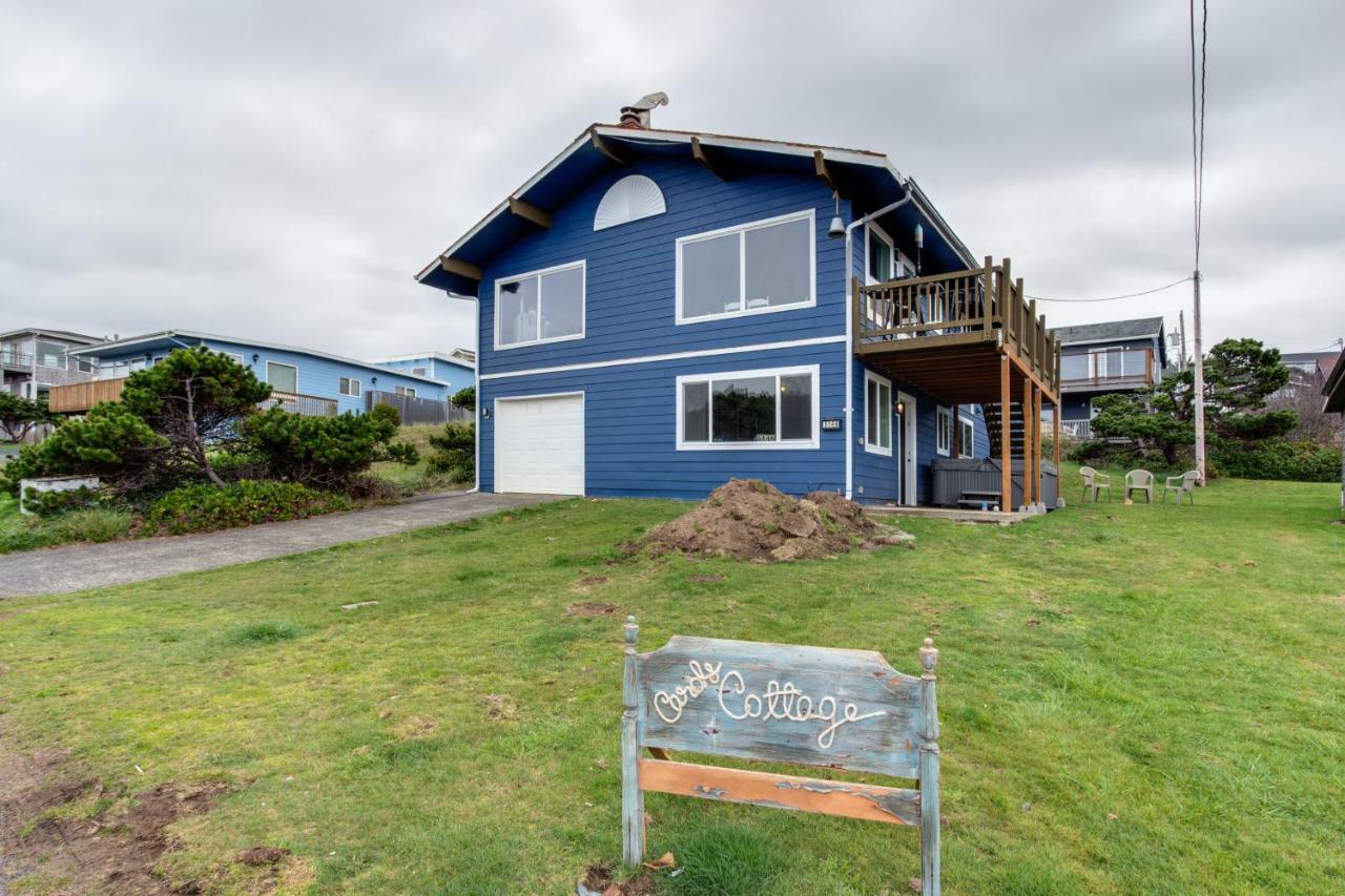 Carol's * Lincoln City