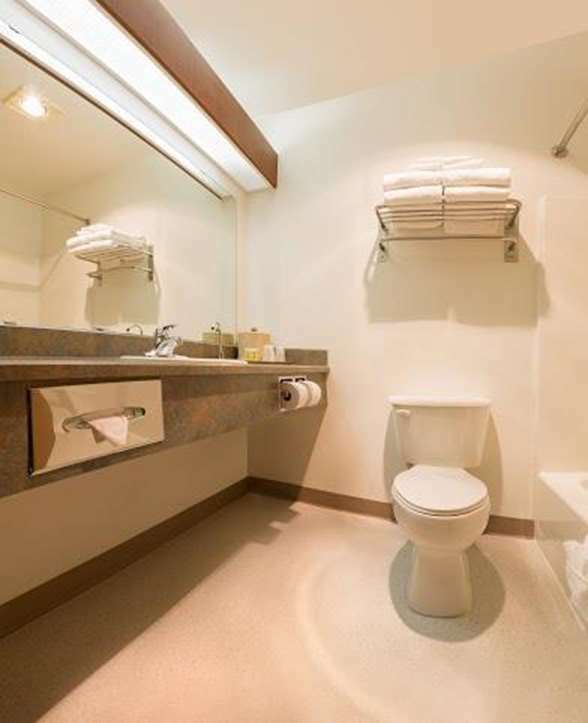 Paradise & At Hotel 3*