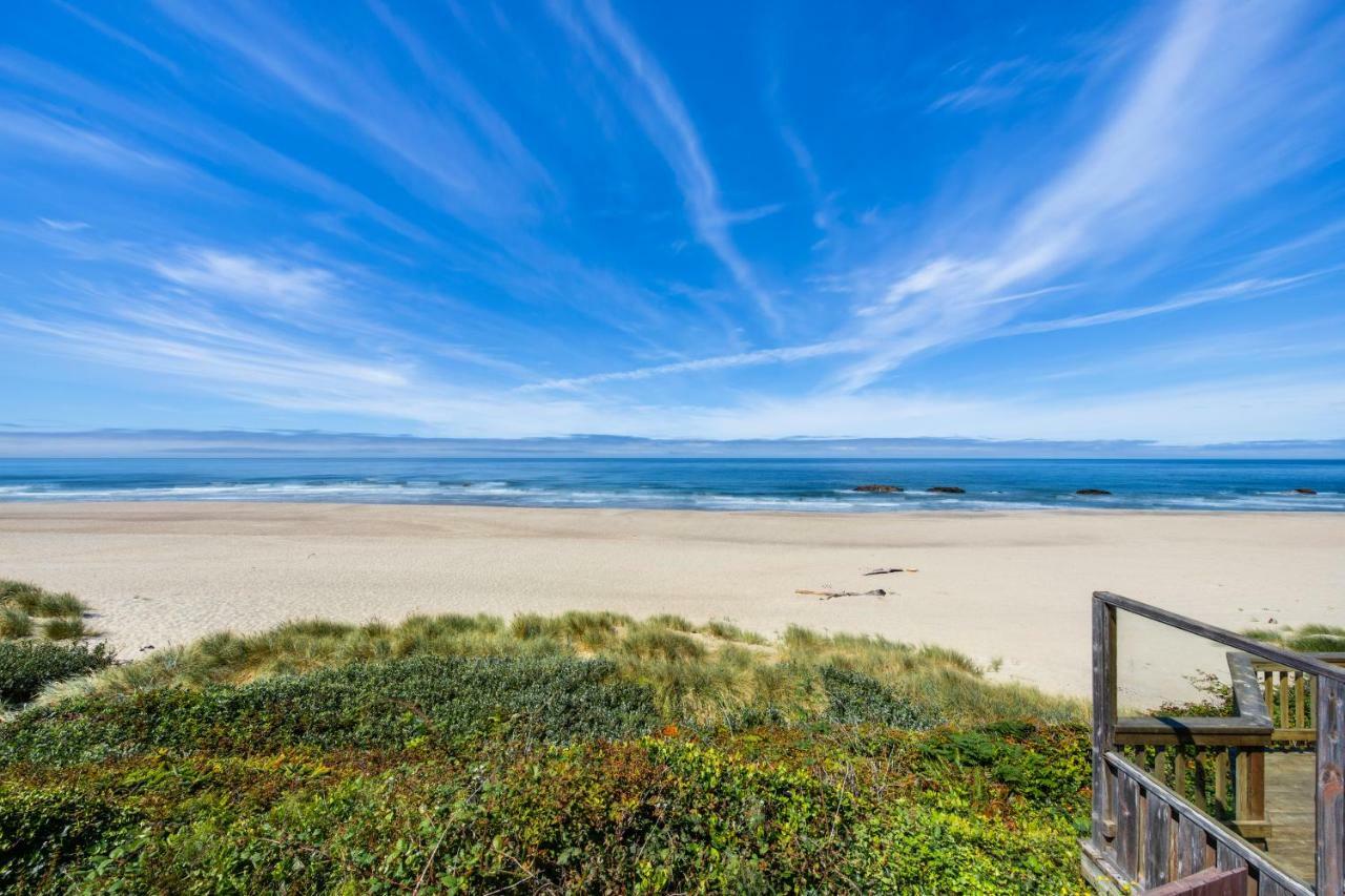 Beach Front Vacation Holiday home *