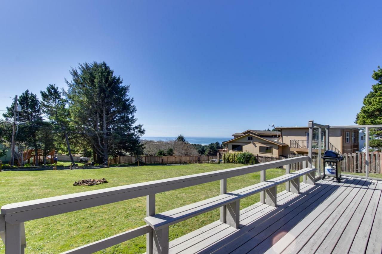 Crystal Rose And Lincoln City