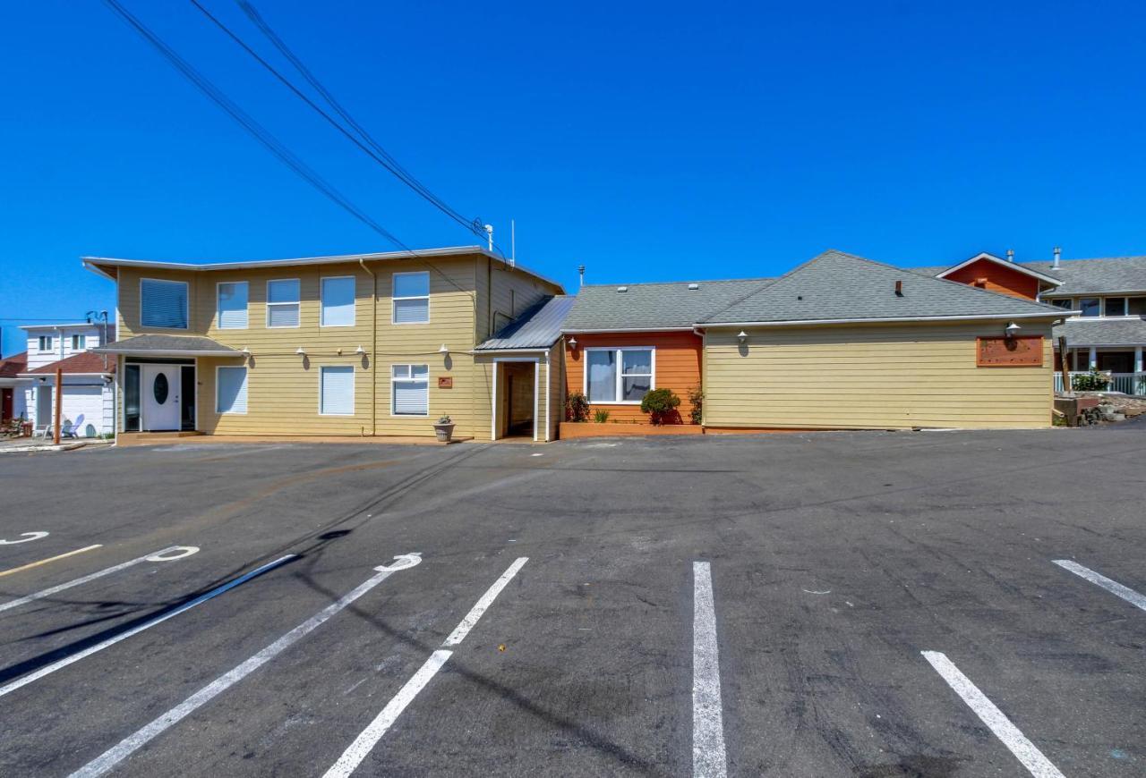 The Whale At Sandstone Point Apartment
