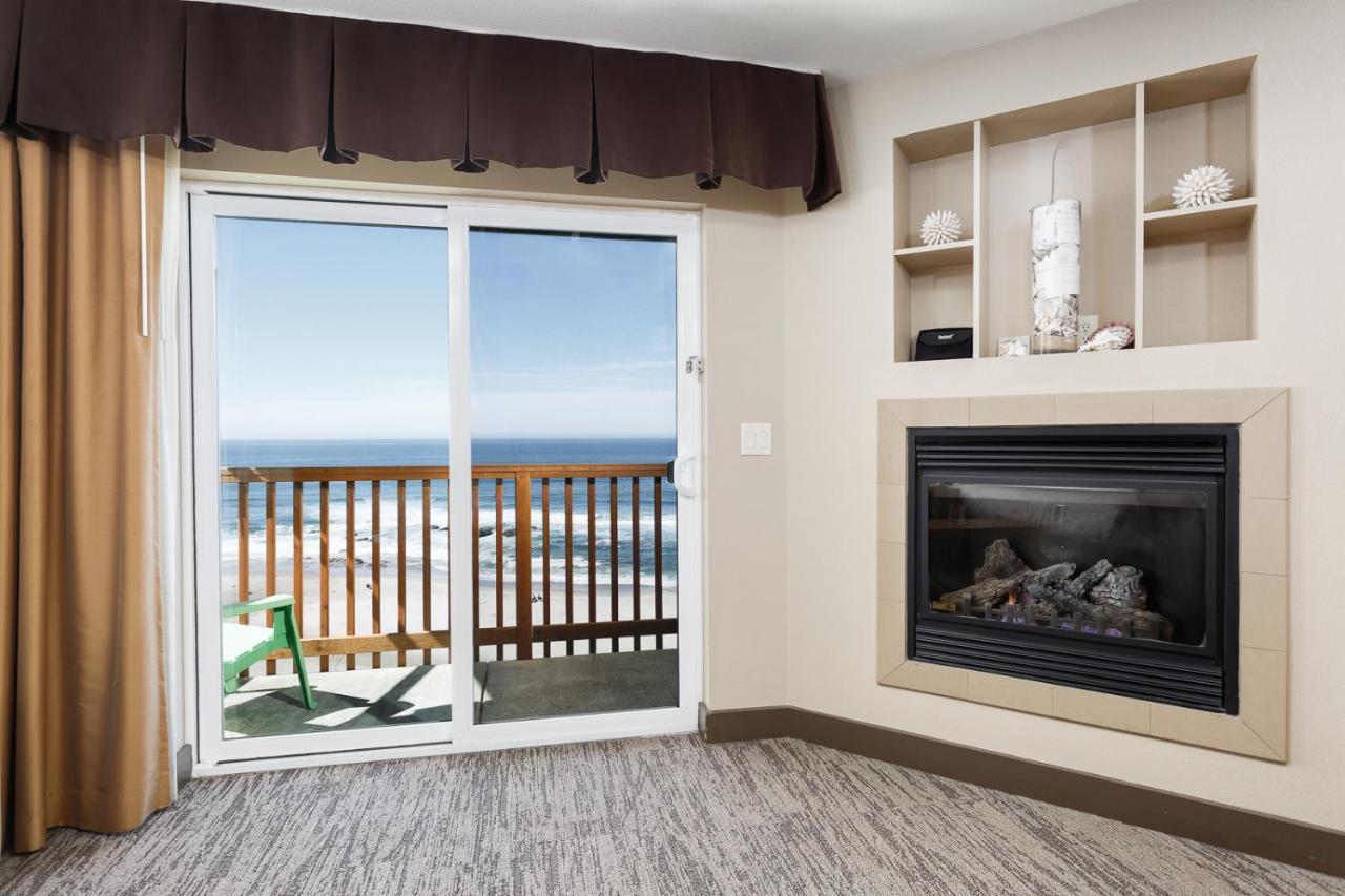 The Coho Oceanfront Hotel