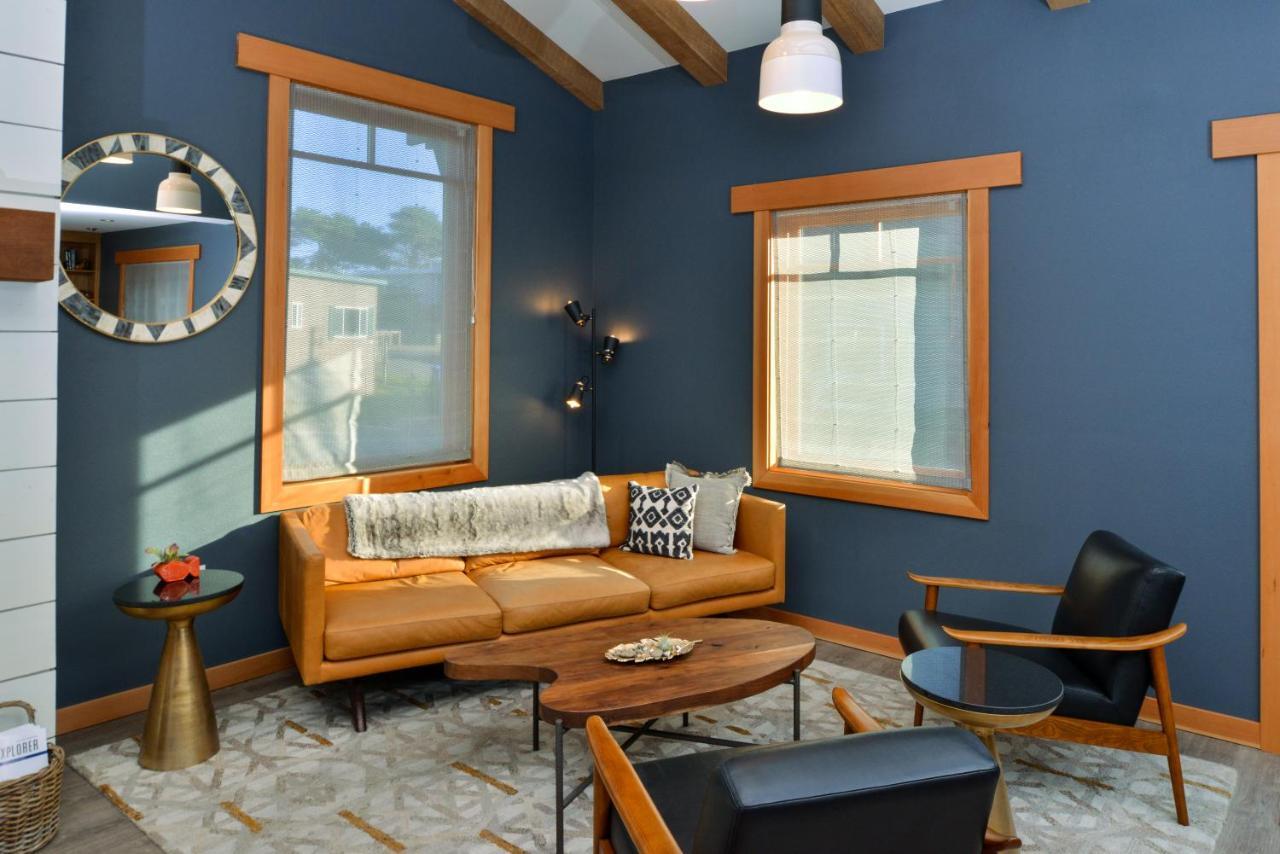 The Coho Oceanfront Hotel