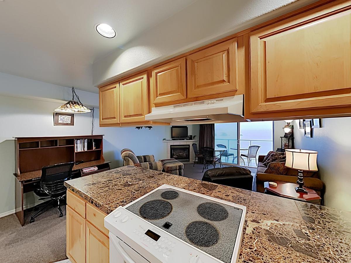 New Listing! Bay-view Beauty With Private Balcony Apartment *