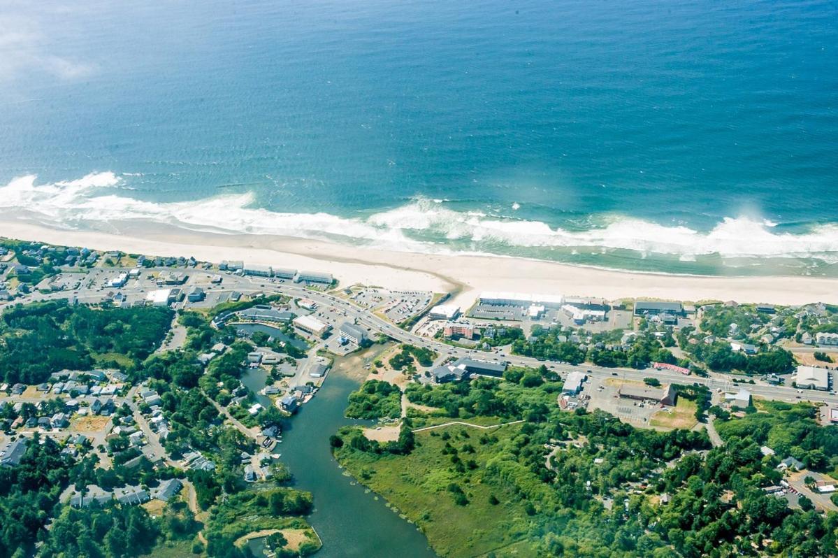 New Listing! Bay-view Beauty With Private Balcony Lincoln City