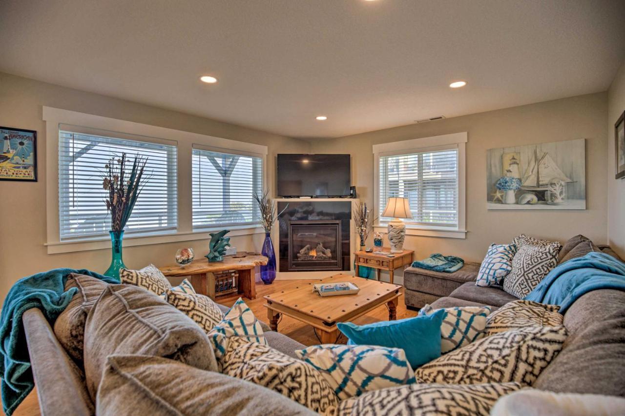 Ocean-view Retreat With 3 Viewing Decks *