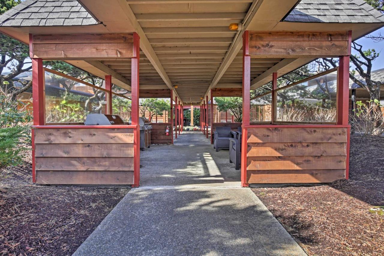Vacation With Pool And Ocean Views Apartment Lincoln City