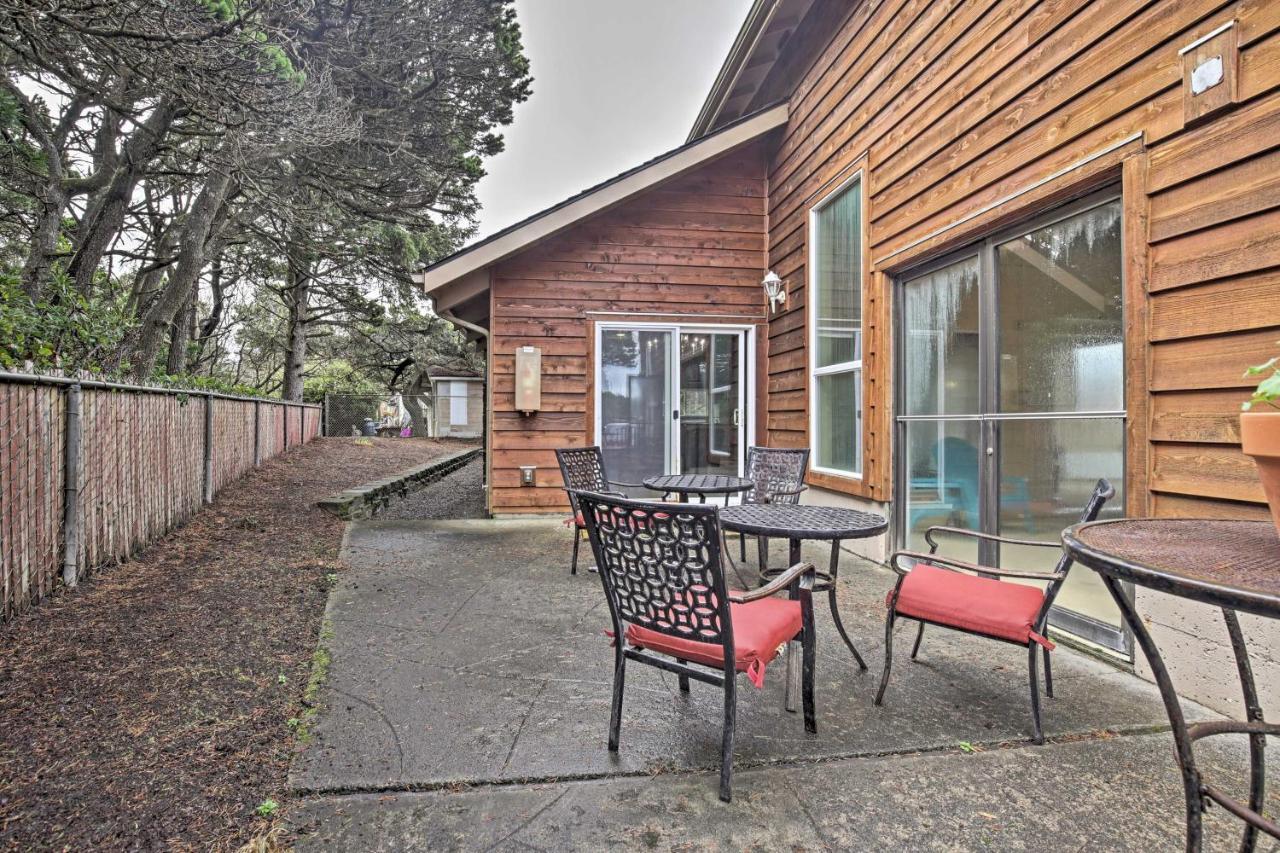 Apartment Vacation With Pool And Ocean Views Lincoln City