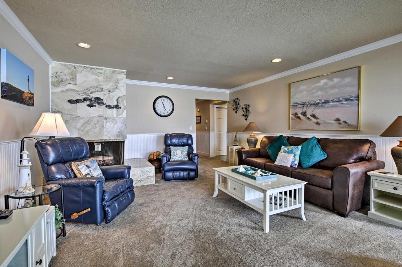 Beachfront With Patio And Views - Walk To Shore! * Lincoln City