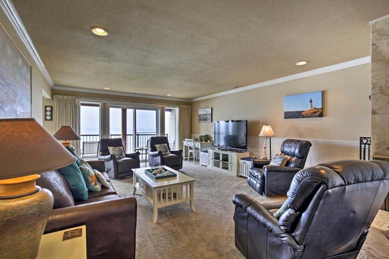 Apartment Beachfront With Patio And Views - Walk To Shore! *